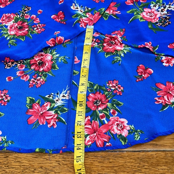 Dream of Me tropical floral dress.  Size Large. Blue and red. Hi low hemline. - Picture 13 of 13